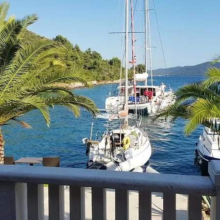 By The Sea Rava, Dugi Otok - 15880 Maison d'hôtes 4*